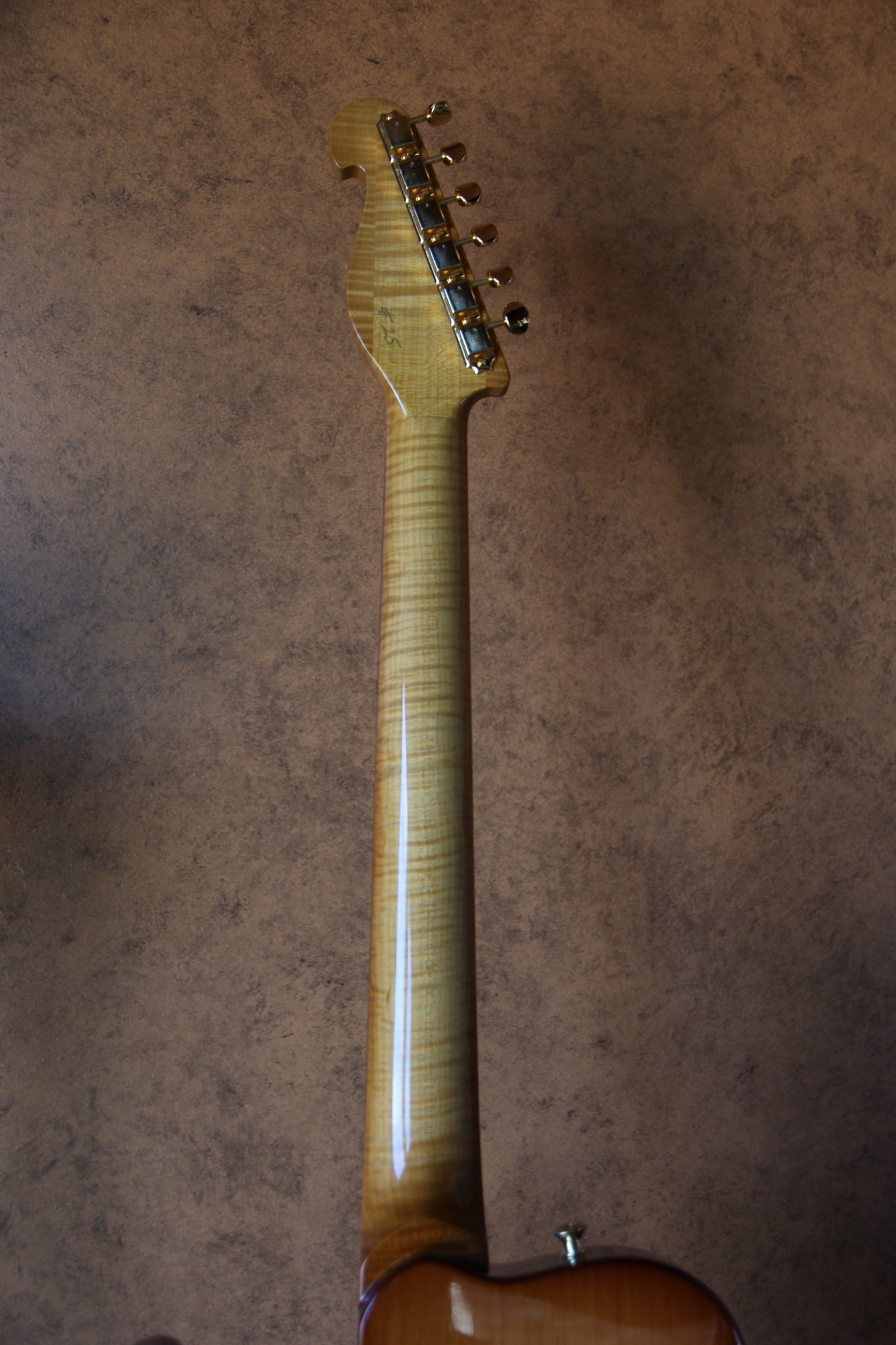 Neck rear detail