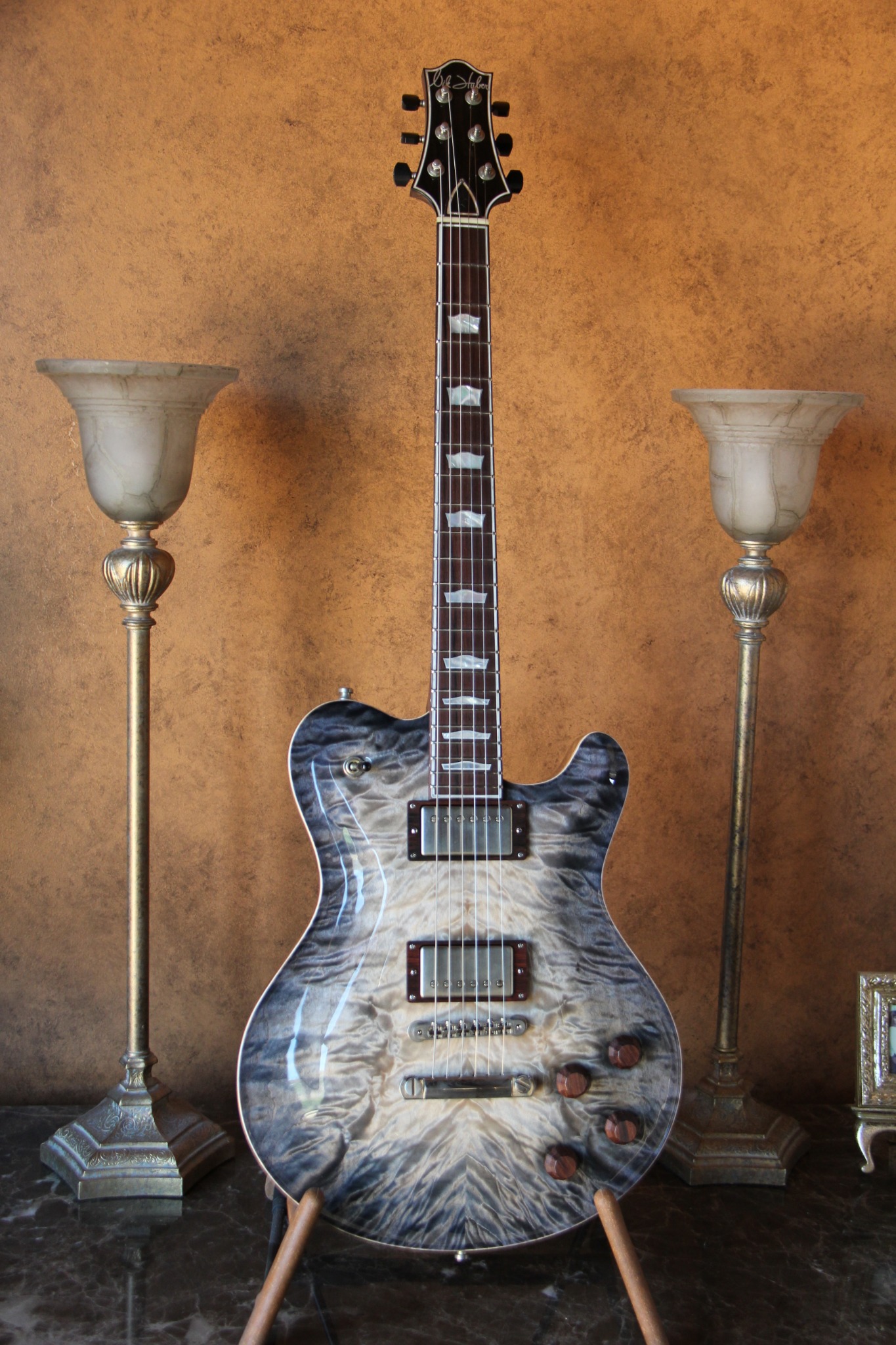 One-Off Treasures boutique guitar